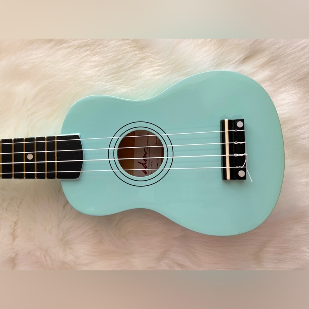 21โ Ukulele Instrument - Picture 5 of 7
